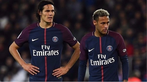 Cavani rechazó el millón de euros que le ofrecieron por dejarle patear los penales a Neymar Cavani rechazó el millón de euros que le ofrecieron por dejarle patear los penales a Neymar