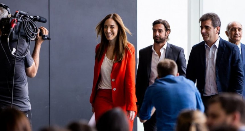 María Eugenia Vidal llego de sus vacaciones en Francia