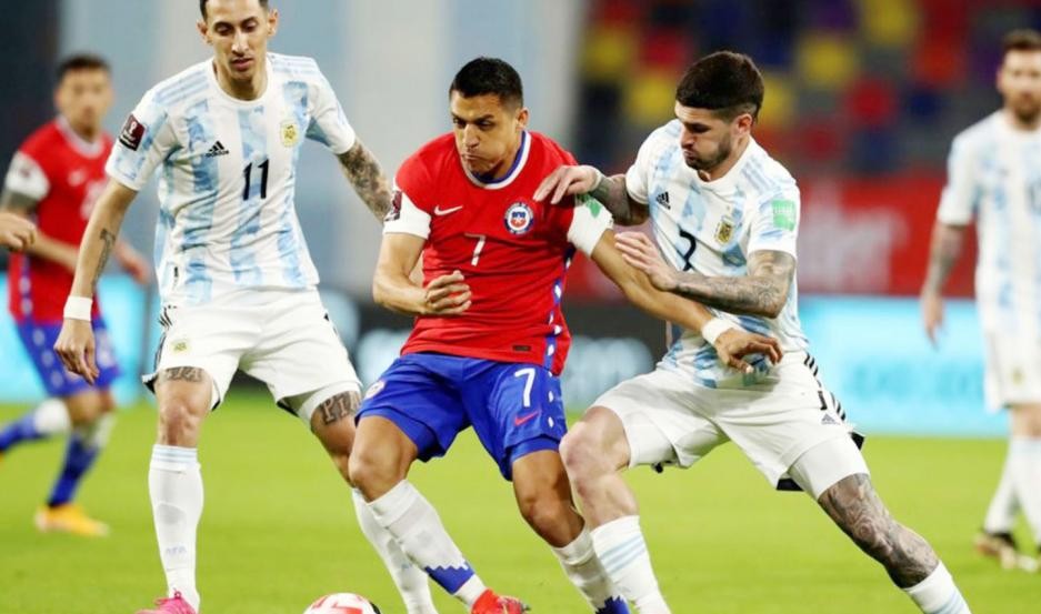 Con goles de Ángel Di María y Lautaro Martínez, Argentina derrota a Chile en Calama
