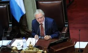 Pinedo es imputado por favorecer a empresas cercanas