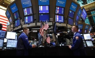 Wall Street sigue sin rumbo claro: abre a la baja y el Dow Jones cede un 0.04%