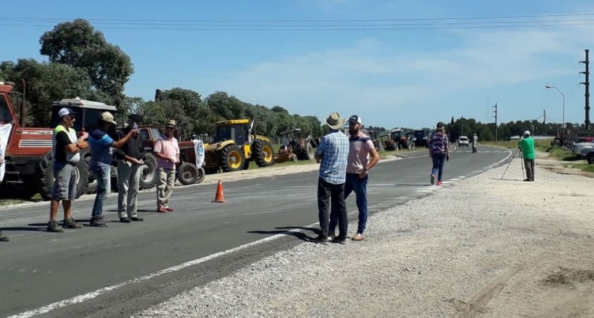 Productores de Entre Ríos protestaron para que arreglen los caminos