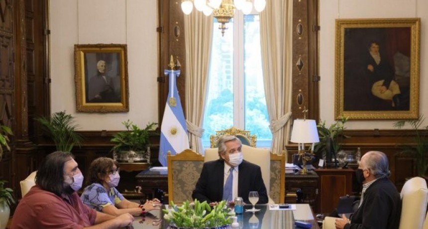 Fernandez recibió a gremios docentes
