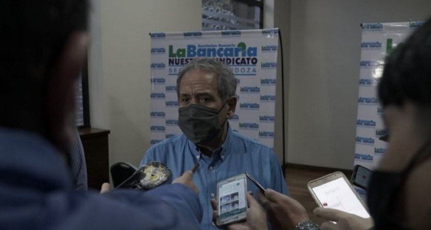 Los bancarios acordaron un importante aumento