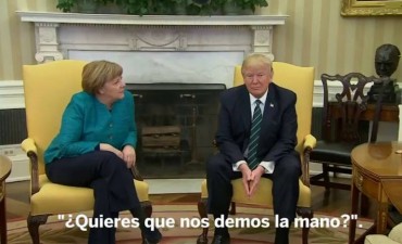 El presidente de EE UU ignora a Merkel cuando le pide un apretón de manos