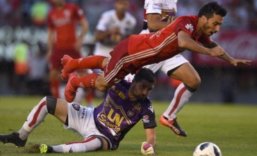 Chacarita empató a River en la primera vez que pateó al arco