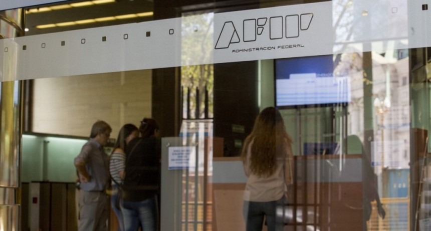 AFIP eleva monto a partir del cual comerciantes deben pedir datos a clientes
