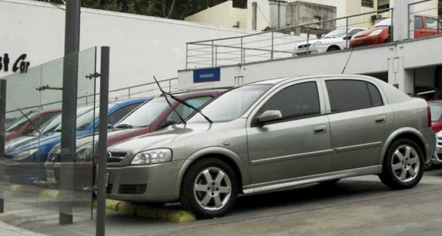 La venta de autos usados cayó casi 7% en febrero