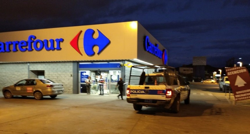 Defensa del Consumidor clausuró un local de la cadena Carrefour