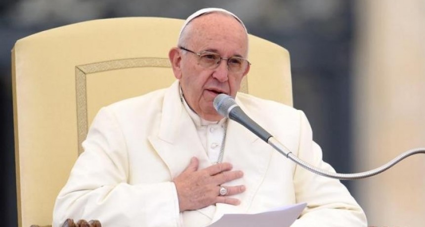 El papa Francisco retribuyo saludos al Presidente