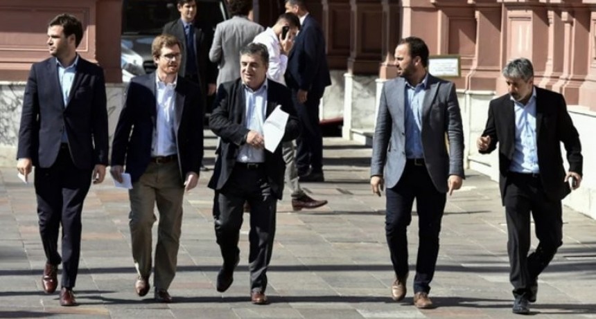 El gobierno aceptó atenuar el impacto de los aumentos de luz y gas