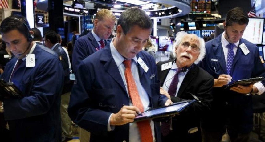 Wall Street abre con pérdidas y el Dow Jones baja un 0.59%