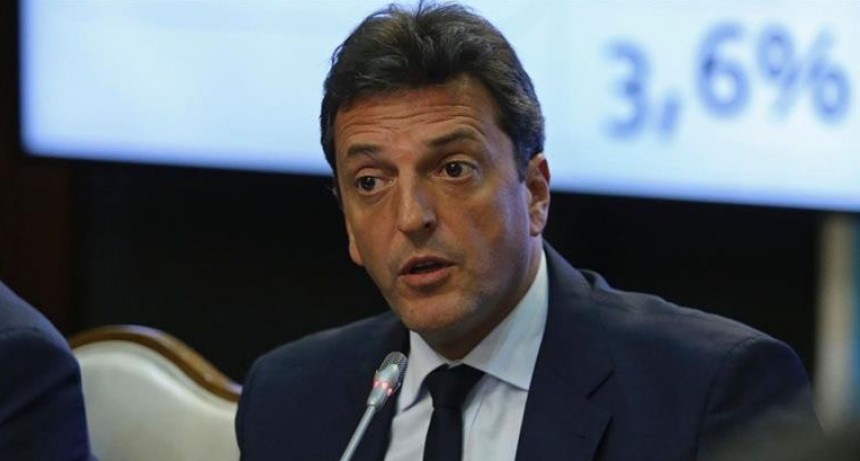 Massa le pidió al Gobierno que elimine el IVA en las tarifas de servicios públicos