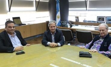 El Gobierno acordó con estatales una suba del 20% con un adicional por presentismo y productividad