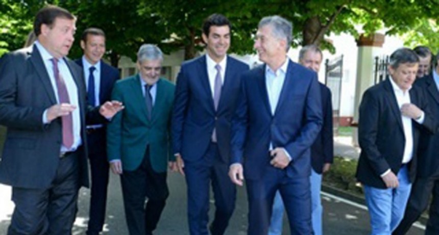 Gobernadores peronistas convocados a la Rosada
