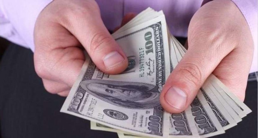 El dólar blue cerró la jornada a $125