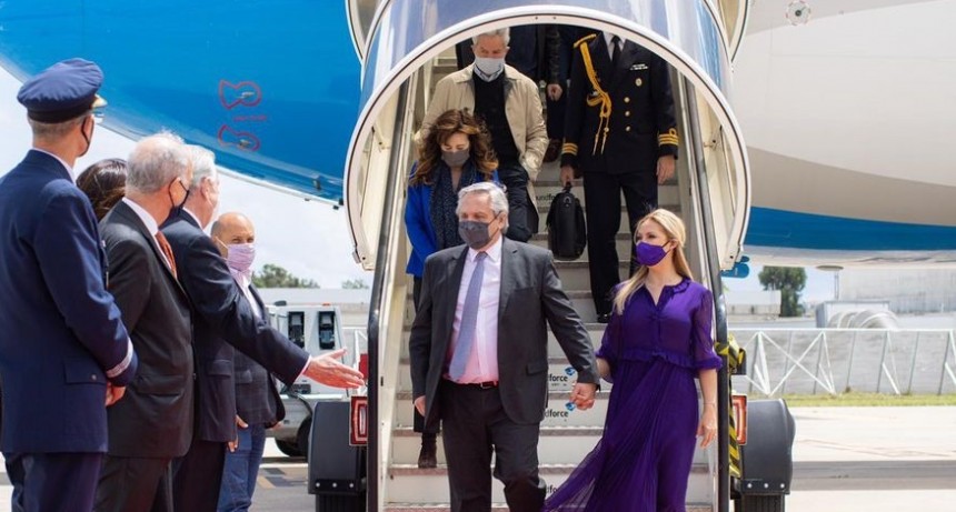 Alberto Fernández y su comitiva arribaron a Portugal