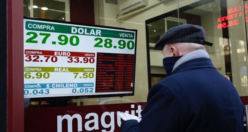 El dólar vuelve a subir y ya cotiza a $29 en algunos bancos