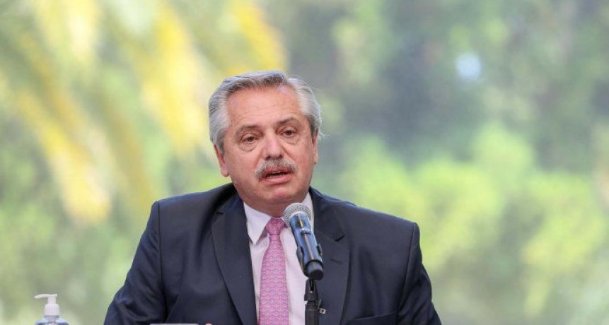 El Presidente encabeza un homenaje a los fallecidos por coronavirus en Argentina