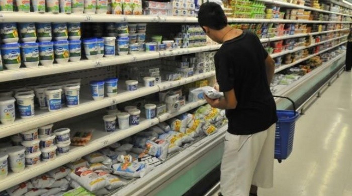 La crisis obliga a dejar de comprar lacteos