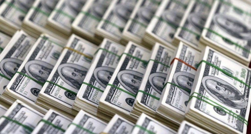 Se pago $ 130 el dólar blue y el BCRA convalida una nueva suba