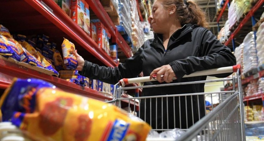 Una familia necesitó $43.811 en junio para no ser pobre