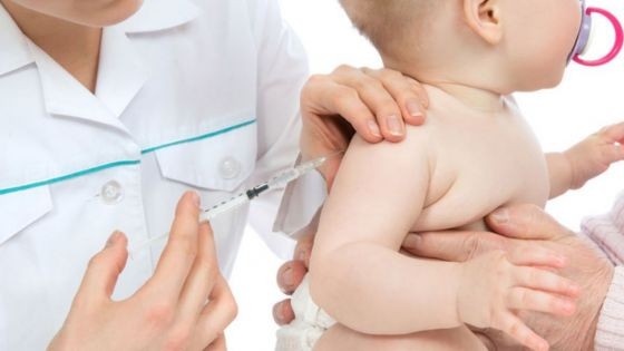 Lanzan la vacunación contra COVID-19 para niños de 6 meses a 2 años