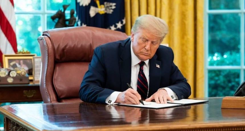  Detienen a sospechosa de enviar a Trump un paquete que contenía veneno de ricina