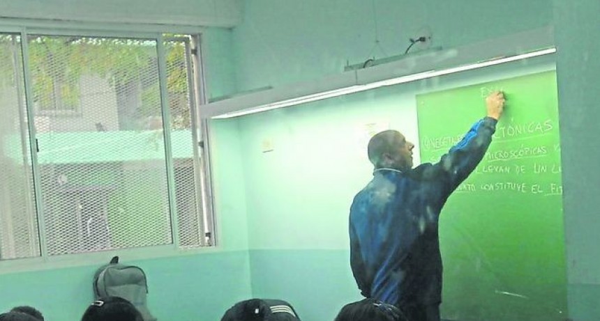 Un docente con 10 años de antigüedad cobra $102.754.