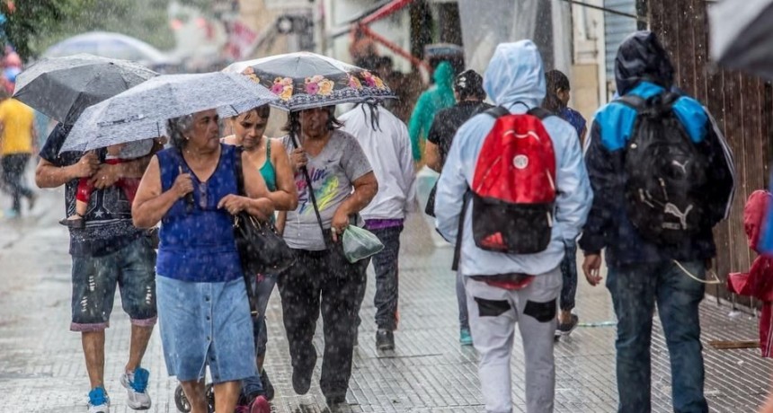 La primavera llegó con lluvias en la madrugada