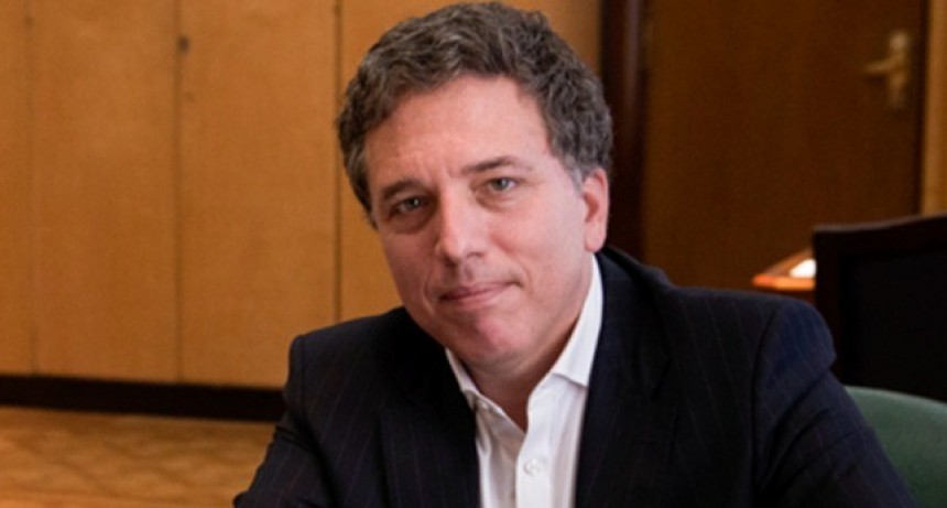 Dujovne le respondió a Massa por los dichos en EEUU