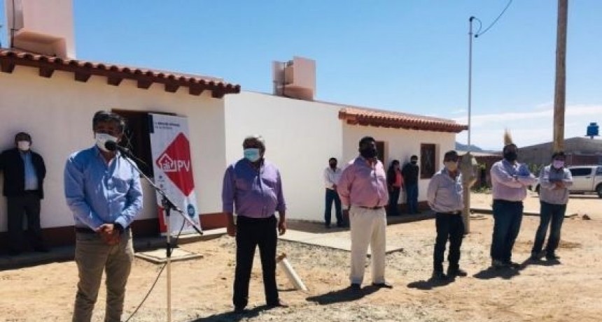 El Gobierno entregó casas en la localidad de Molinos