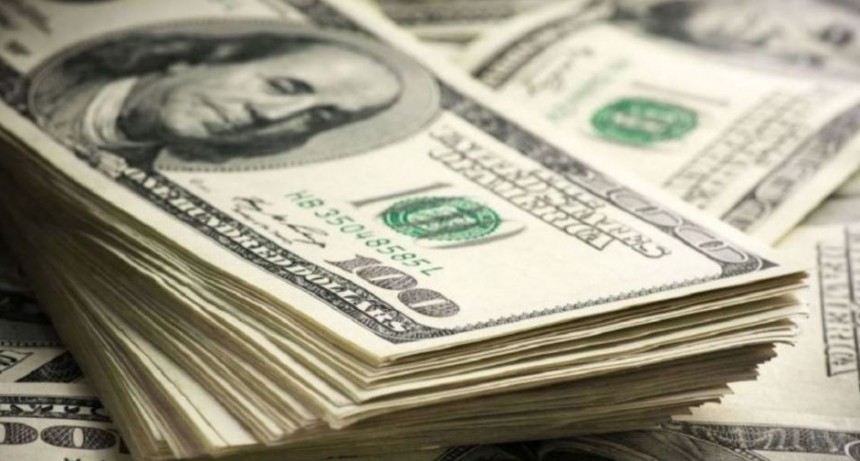 El dòlar blue alcanzó los $178 en un mercado reducido