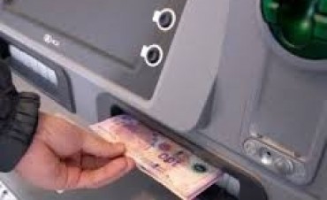 Comienza el pago de sueldo a los empleados de la Provincia