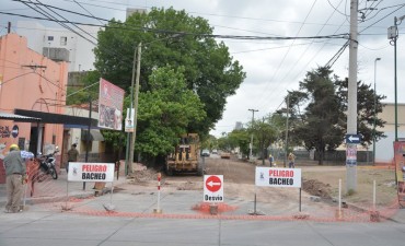 Intensifican los trabajos de recuperación en la calle 20 de Febrero y en la avenida Yrigoyen