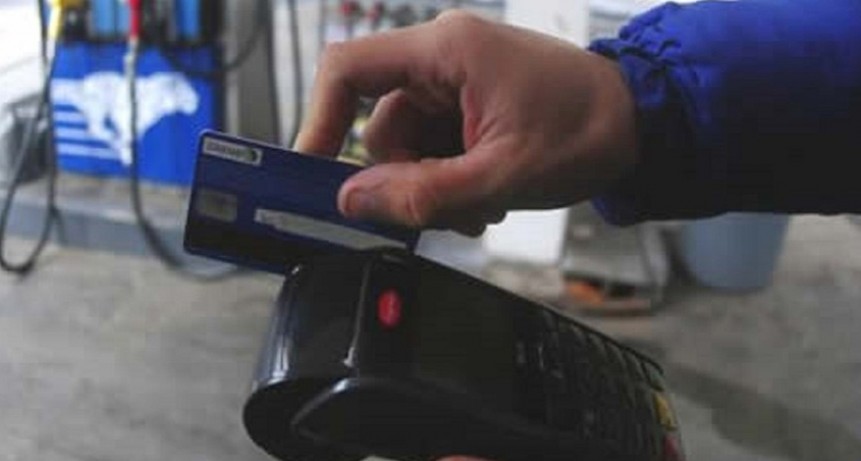 Estaciones de servicio apelan costos tarjetas de crédito