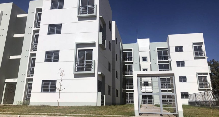 IPV entrega departamentos en barrio El bosque