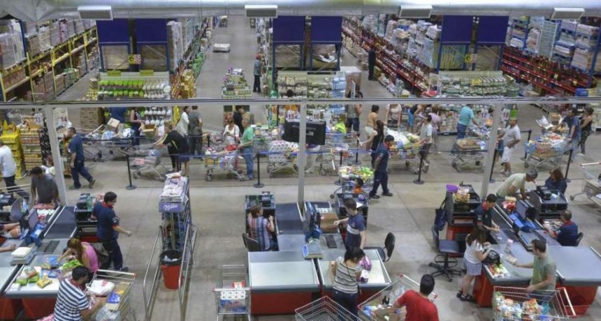 Los precios mayoristas suben 4,7% y presionan la inflación de este mes