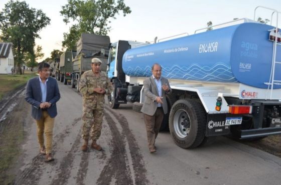 Se distribuye agua en los departamentos San Martín y Rivadavia