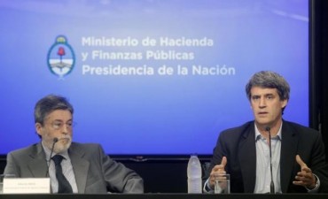 Prat Gay brinda conferencia de prensa para despedirse del cargo