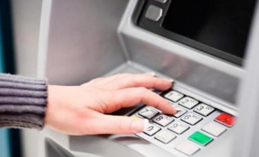 Comenzó hoy el pago del medio aguinaldo a empleados públicos
