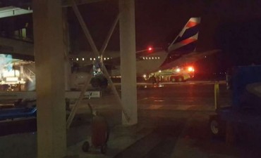 En el aeropuerto provincial se incendió el tren de aterrizaje de un avión de pasajeros