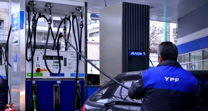 YPF dio marcha atrás y no aumentan sus combustibles