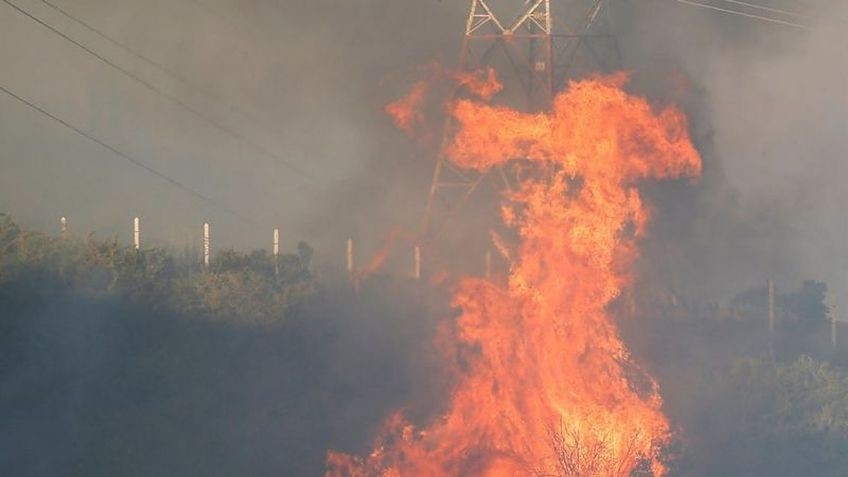 Incendio en Viña del Mar ya quemó al menos 500 casas